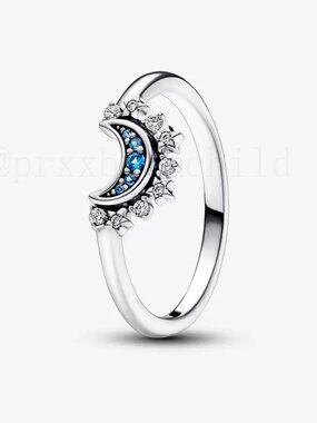 Pandora Celestial Blue Sparkling Moon Ring